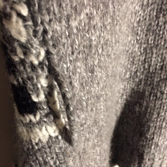 Old Navy Gray Black Cream Sweater Size Med - Picture 6 of 7